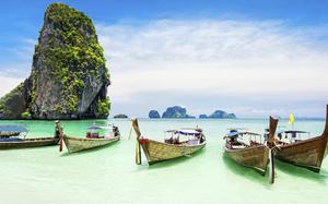 Barcas en la Playa de Krabi