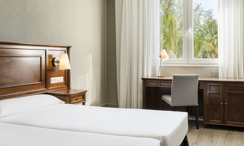 Hotel Ilunion Las Lomas M�rida