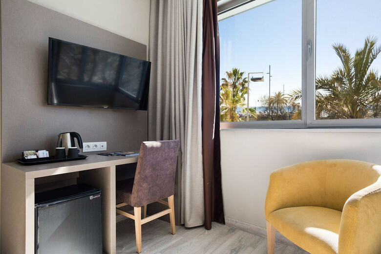 Hotel Front Mar�tim