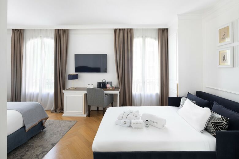 Hotel Midmost