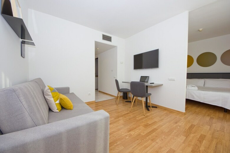 Aparthotel Atenea Vall�s
