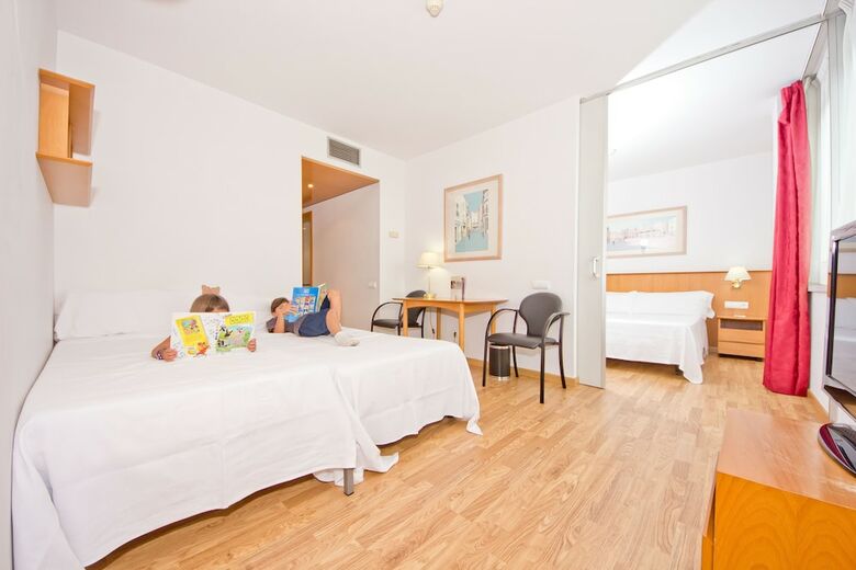 Aparthotel Atenea Vall�s