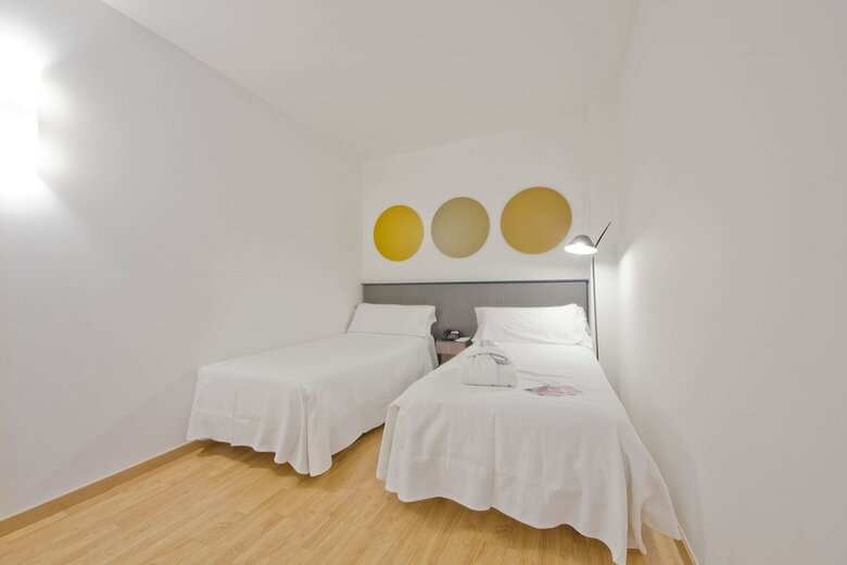 Aparthotel Atenea Vall�s