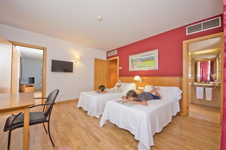 Aparthotel Atenea Vall�s