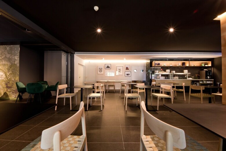 Aparthotel Atenea Vall�s