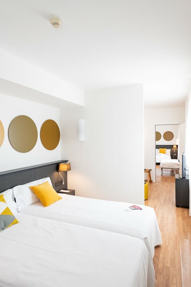 Aparthotel Atenea Vall�s