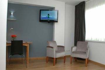 Aparthotel Atenea Vall�s