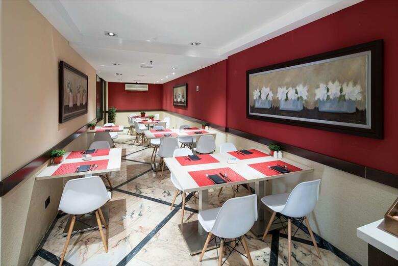 Hotel Catalonia Mikado