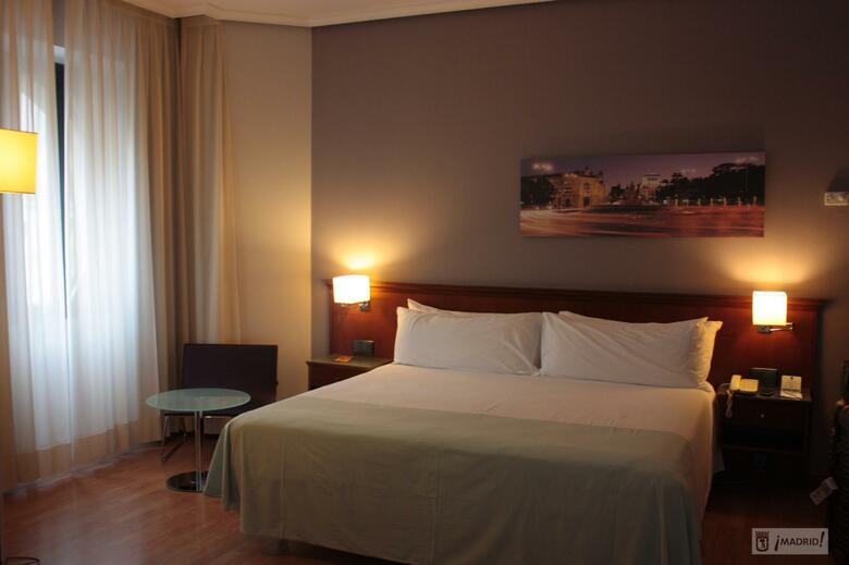 TRYP Madrid Cibeles Hotel