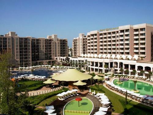 Menada Apartments In Royal Beach
