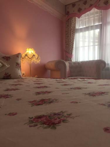 Hostal Guesthouse Versailles