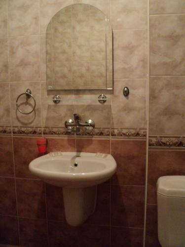 Meni Apartments And Guest Rooms