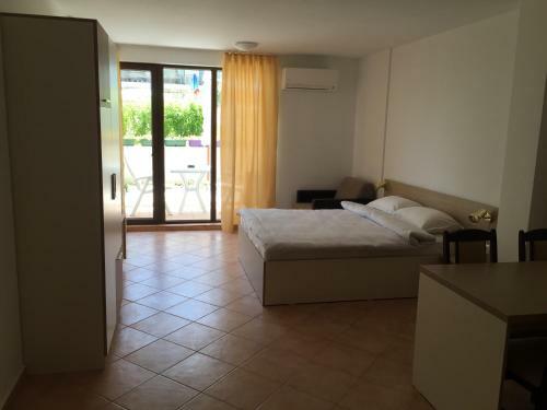 Golden Dunes Primorsko Apartments