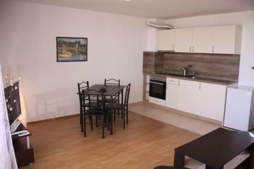 Golden Dunes Primorsko Apartments