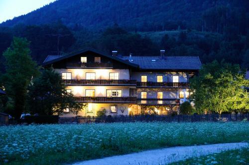 Hostal Fr�hst�ckspension Huber