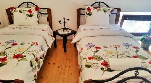 Hostal Guest Rooms The Old House