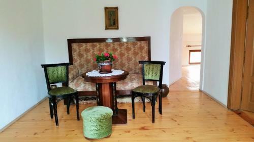 Hostal Guest Rooms The Old House