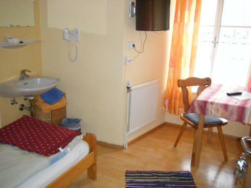 Hostal Gasthaus Hinterbr�hl