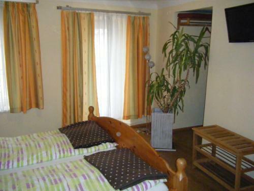 Hostal Gasthaus Hinterbr�hl