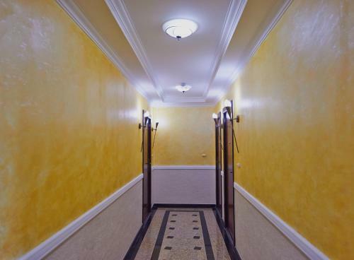 Rose Gardens Apartments