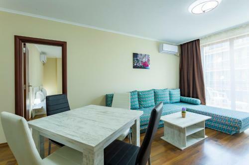 Rose Gardens Apartments