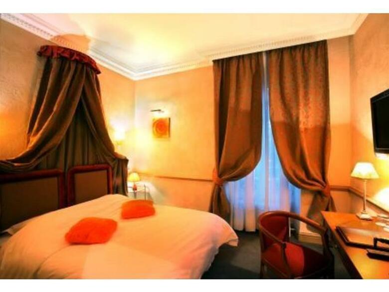 Hotel Ch�teau Des Comtes De Challes