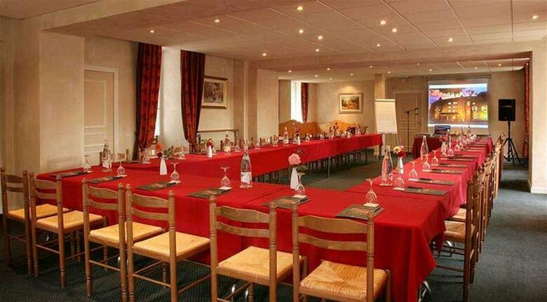 Hotel Ch�teau Des Comtes De Challes