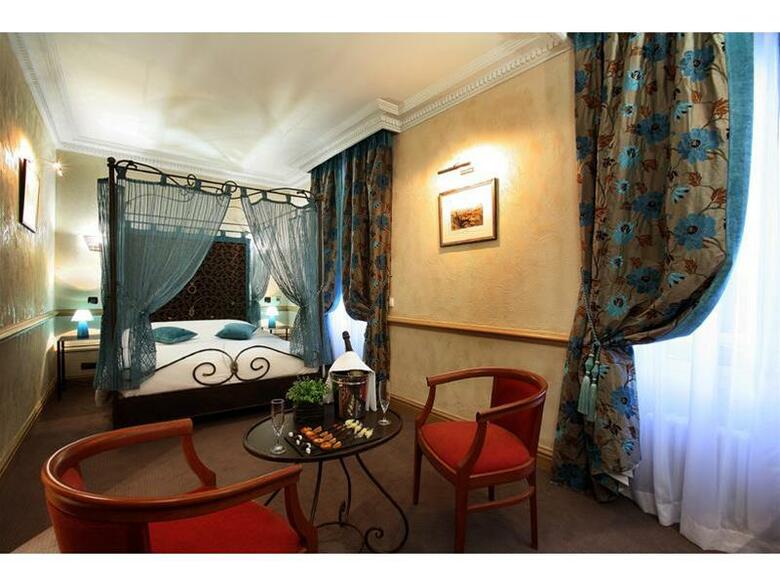 Hotel Ch�teau Des Comtes De Challes