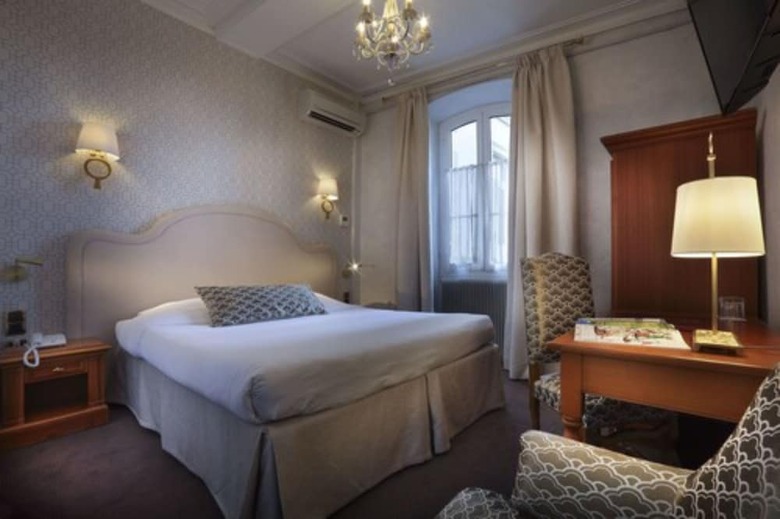 Hotel Ch�teau Des Comtes De Challes