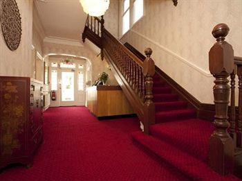 Albergue Denewood Hotel
