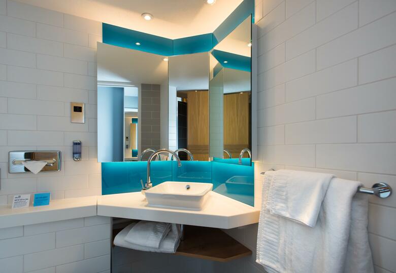 Hotel Express By Holiday Inn Cardiff Bay