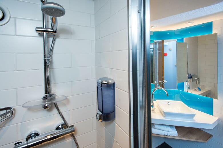 Hotel Express By Holiday Inn Cardiff Bay