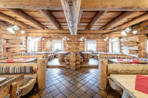 Hostal Erlebnisgasthof Moasterhaus