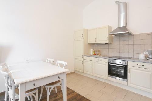 Vintage Apartments Sch�nbrunn