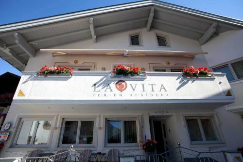 Hostal Ferienresidenz La Vita