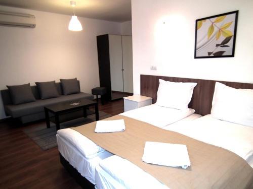 Hostal White House