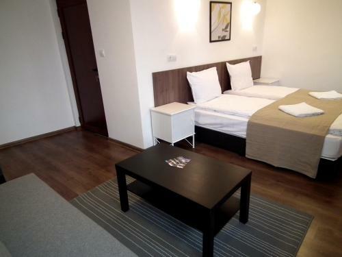 Hostal White House
