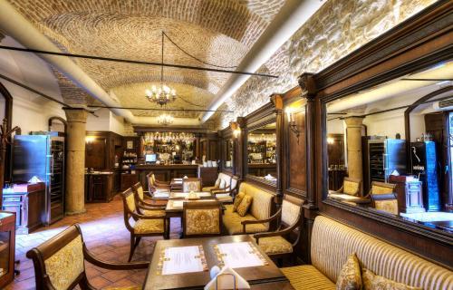 Hostal White House