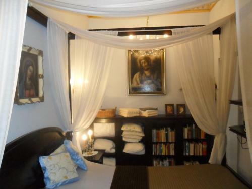 Hostal B&B Near Castle