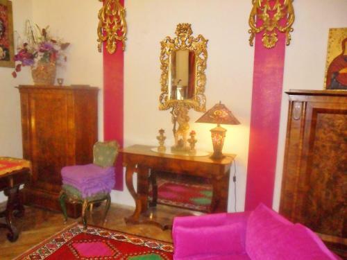 Hostal B&B Near Castle