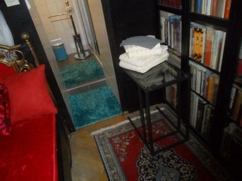 Hostal B&B Near Castle