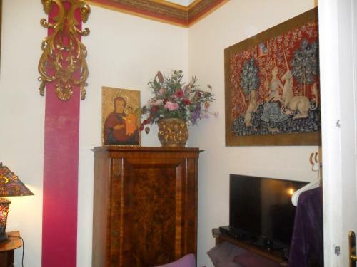 Hostal B&B Near Castle