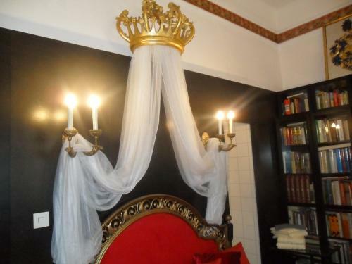 Hostal B&B Near Castle
