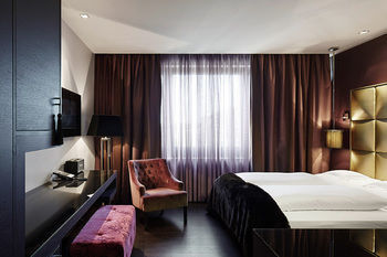 Hotel Roomers