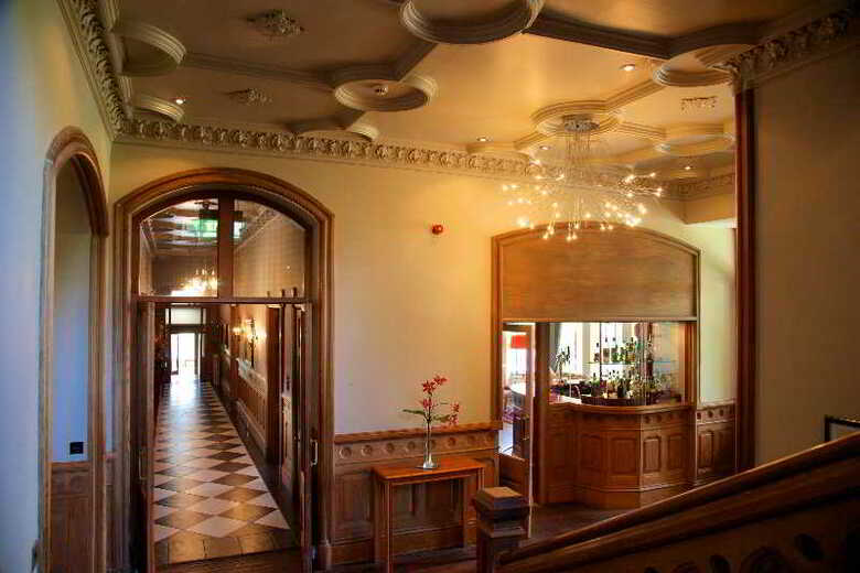 Newton Hotel