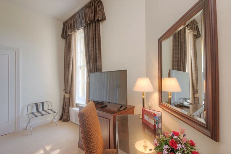 Newton Hotel