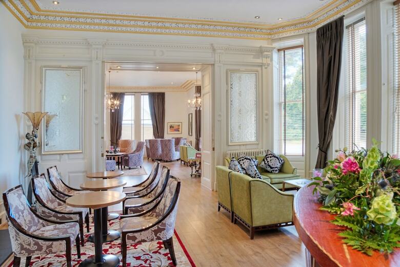 Newton Hotel