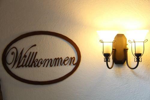 Hostal Haus Alpengl�hn
