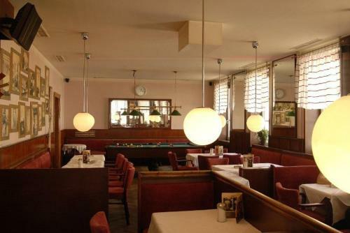 Hostal Madar Caf� Central Melk