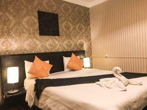 River Star Hotel